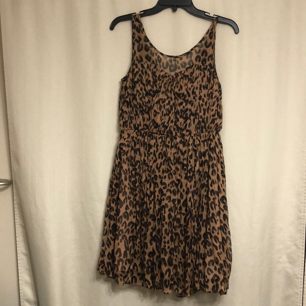 Leopard print pleated dress